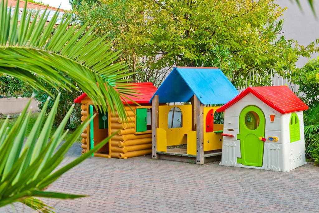 Villaggio Mare Blu Bibione Bagian luar foto